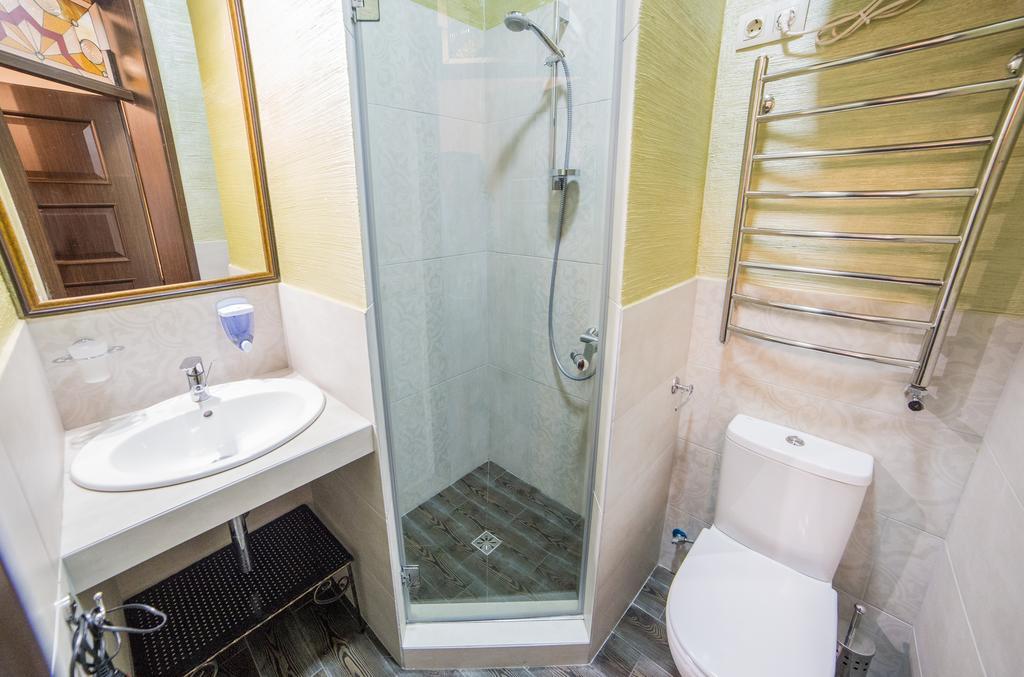 Apartment On Valova 16-2- 2 Minutes To Market Square Львів Екстер'єр фото
